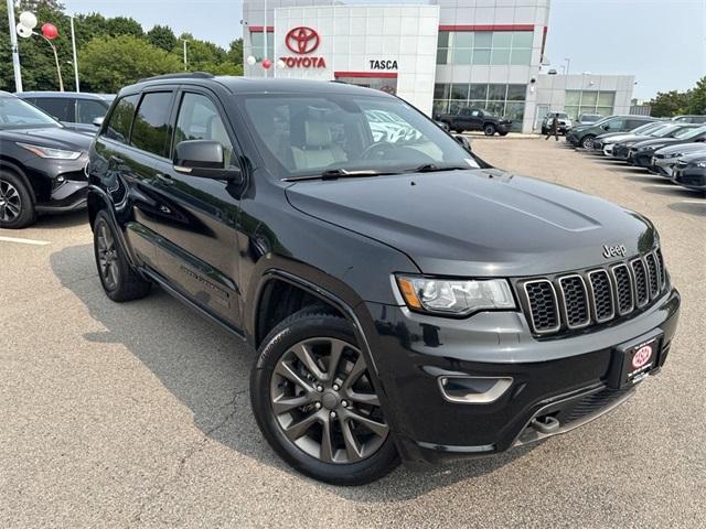 Photo of 2016 Black Jeep Grand Cherokee