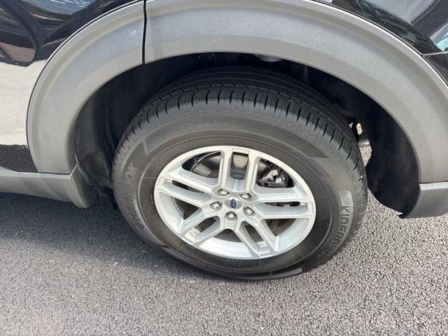 Photo of 2025 Black Metallic Ford Explorer