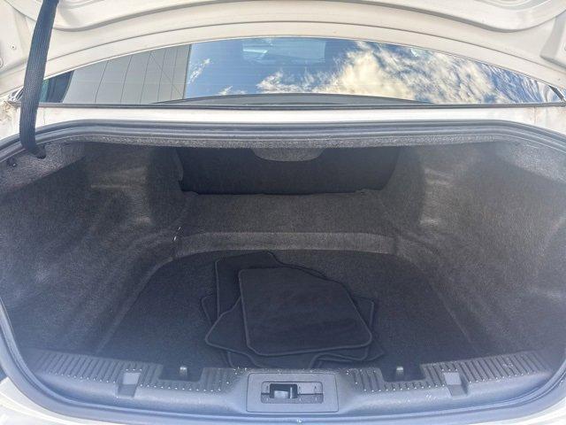 Photo of 2013 White Lincoln MKS