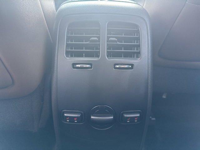 Photo of 2013 White Lincoln MKS