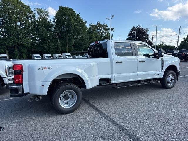 Photo of 2025 Oxford White Ford F-350