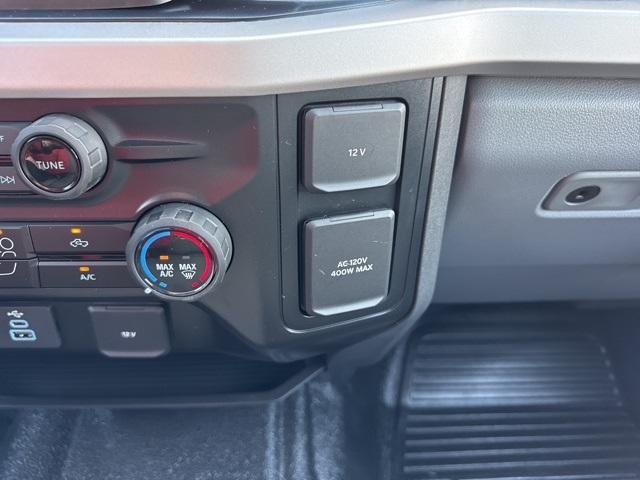 Photo of 2025 Oxford White Ford F-350