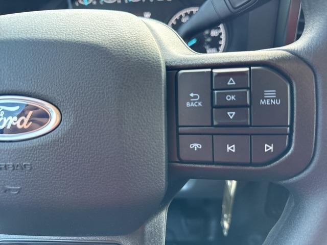 Photo of 2025 Oxford White Ford F-350