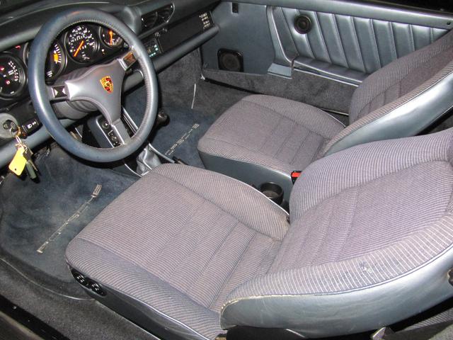 Photo of 1987 Veitian Blue Metallic Porsche 911