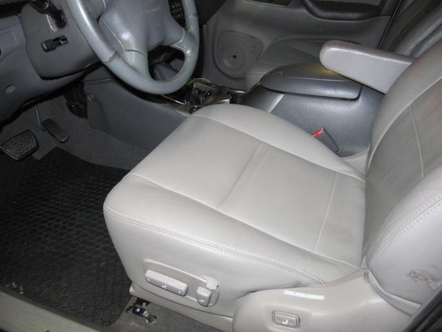 Photo of 2001 Thunder Gray Metallic Toyota Sequoia