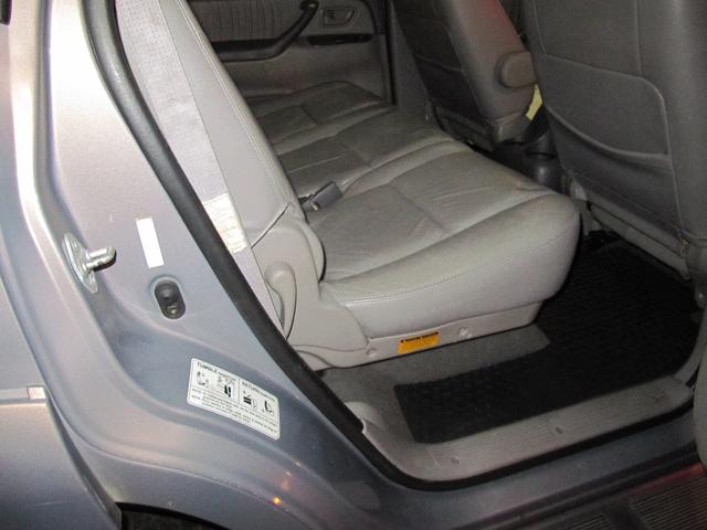 Photo of 2001 Thunder Gray Metallic Toyota Sequoia