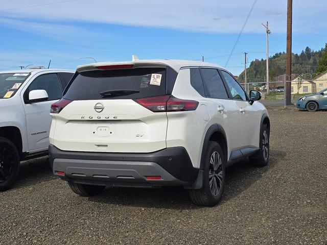 Photo of 2023 Pearl White Tricoat Nissan Rogue