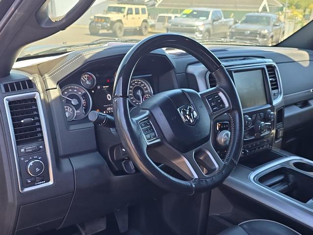 Photo of 2016 Brilliant Black Crystal Pearlcoat RAM 1500