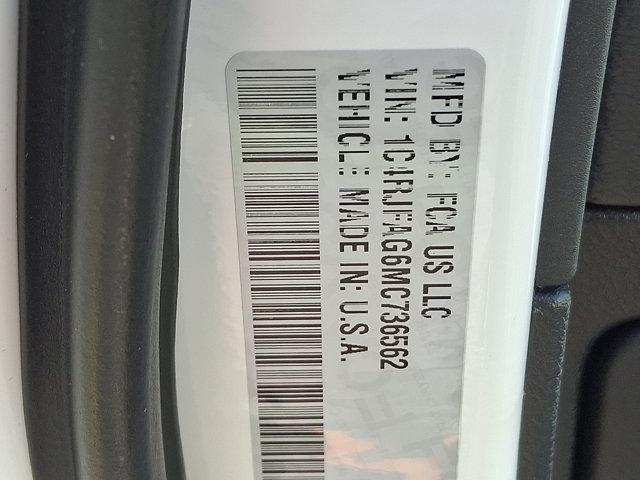 Photo of 2021 Bright White Clearcoat Jeep Grand Cherokee