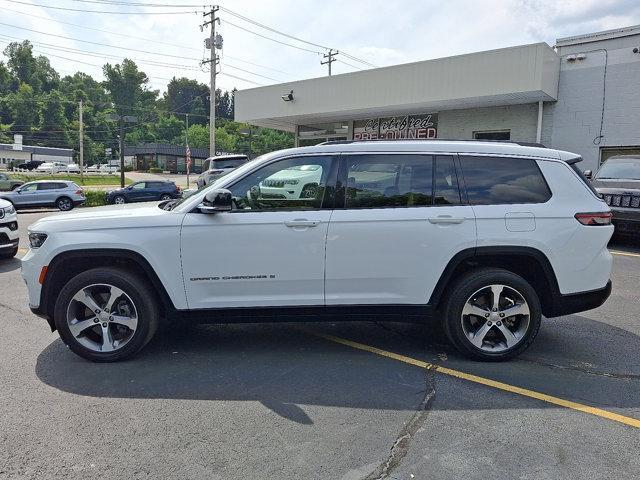 Photo of 2023 Bright White Clearcoat Jeep Grand Cherokee L