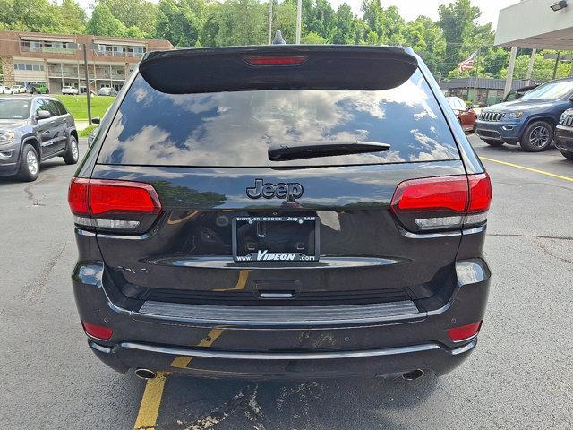 Photo of 2015 Brilliant Black Crystal Pearlcoat Jeep Grand Cherokee