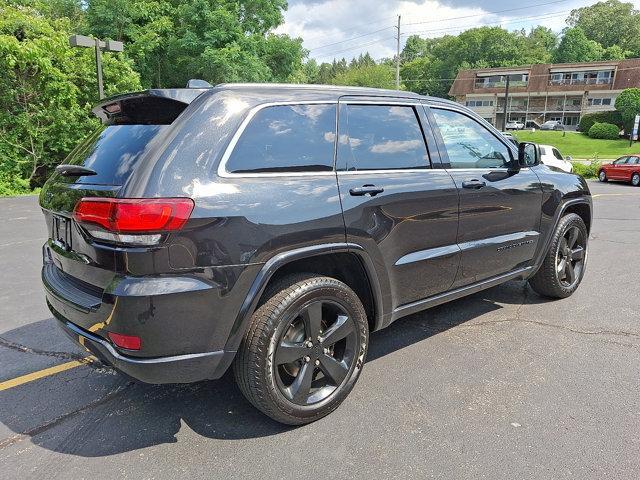 Photo of 2015 Brilliant Black Crystal Pearlcoat Jeep Grand Cherokee