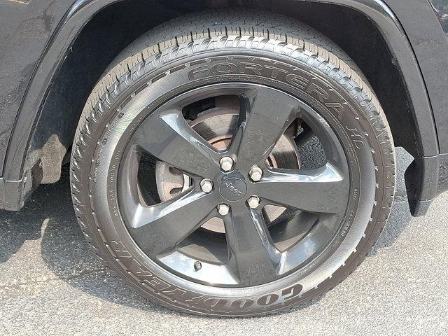 Photo of 2015 Brilliant Black Crystal Pearlcoat Jeep Grand Cherokee