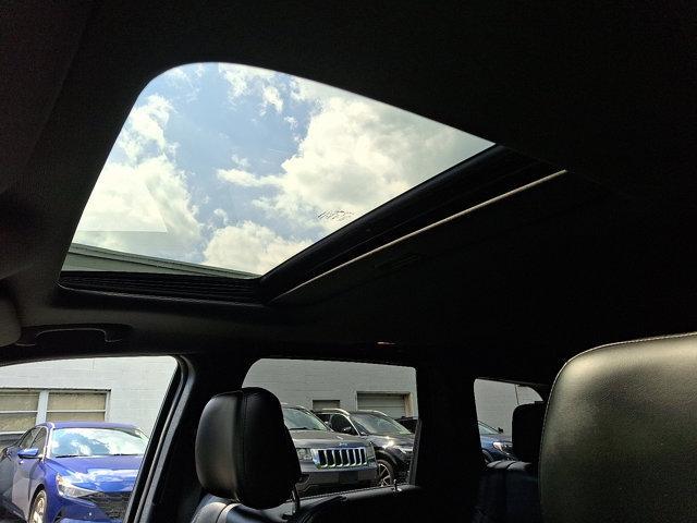 Photo of 2015 Brilliant Black Crystal Pearlcoat Jeep Grand Cherokee