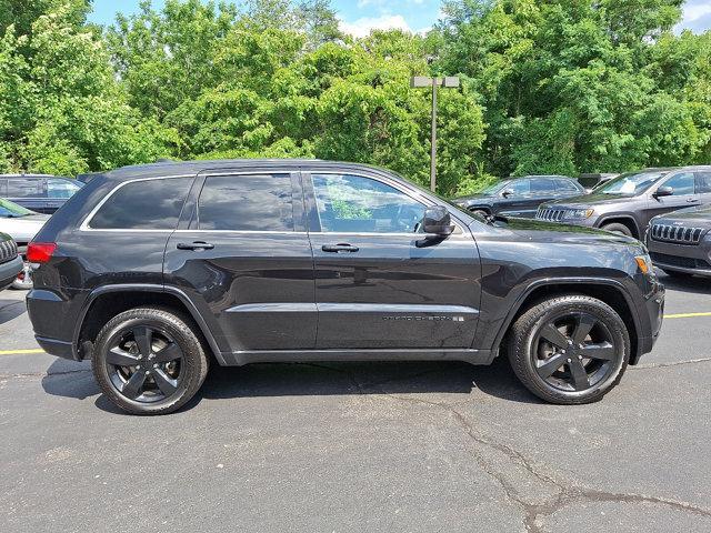 Photo of 2015 Brilliant Black Crystal Pearlcoat Jeep Grand Cherokee
