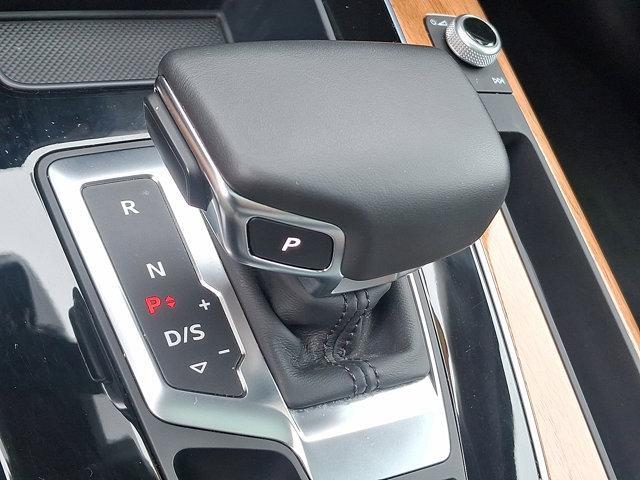 Photo of 2022 Navarra Blue Metallic Audi Q5