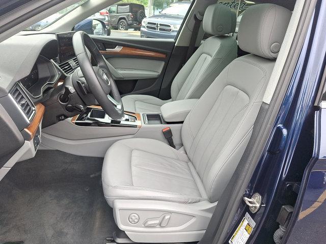 Photo of 2022 Navarra Blue Metallic Audi Q5