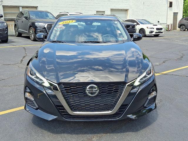 Photo of 2022 Super Black Nissan Altima