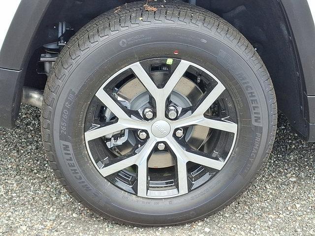 Photo of 2025 Bright White Clearcoat Jeep Grand Cherokee L