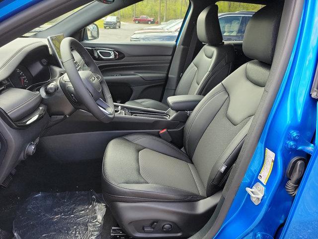Photo of 2024 Hydro Blue Pearlcoat Jeep Compass