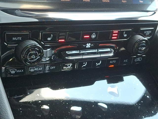 Photo of 2025 Diamond Black Crystal Pearlcoat Jeep Grand Cherokee