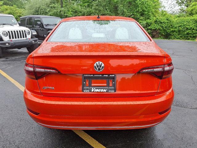 Photo of 2019 Habanero Orange Metallic Volkswagen Jetta