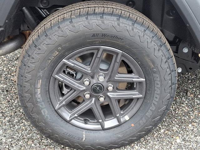 Photo of 2025 Bright White Clearcoat Jeep Wrangler
