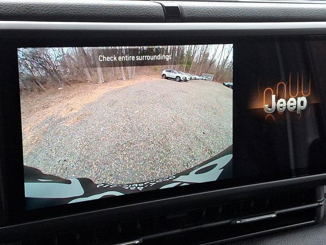 Photo of 2025 Bright White Clearcoat Jeep Wrangler
