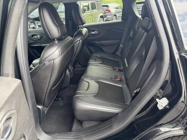 Photo of 2019 Diamond Black Crystal Pearlcoat Jeep Cherokee
