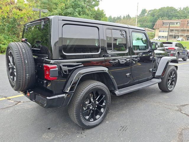 Photo of 2023 Black Clearcoat Jeep Wrangler