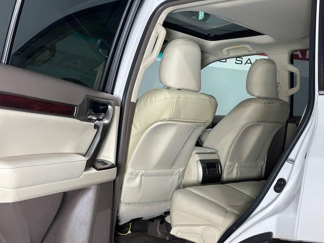 Photo of 2011 White Lexus GX 460
