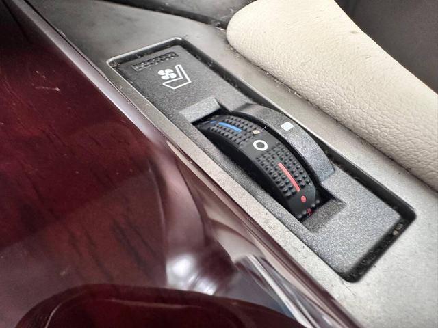 Photo of 2011 White Lexus GX 460