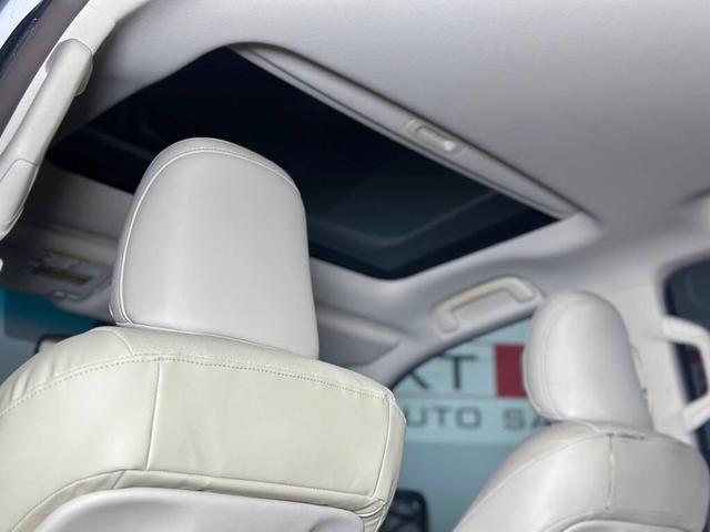 Photo of 2011 White Lexus GX 460