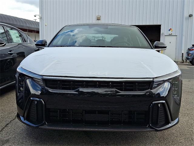 Photo of 2025 Aurora Black Kia K4