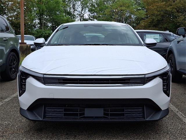 Photo of 2025 Snow White Pearl Kia K4