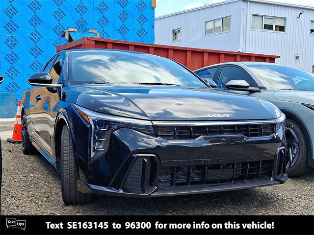 Photo of 2025 Aurora Black Kia K4
