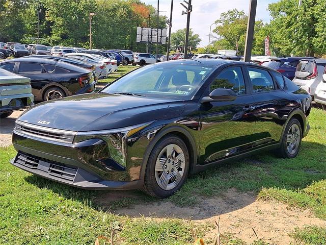 Photo of 2025 Aurora Black Pearl Kia K4