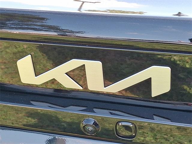 Photo of 2025 Aurora Black Pearl Kia K4