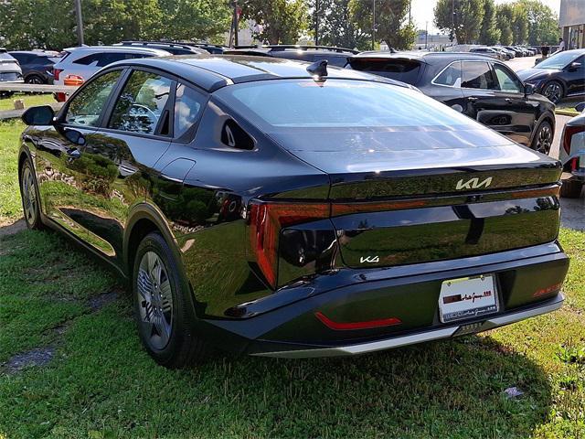 Photo of 2025 Aurora Black Pearl Kia K4