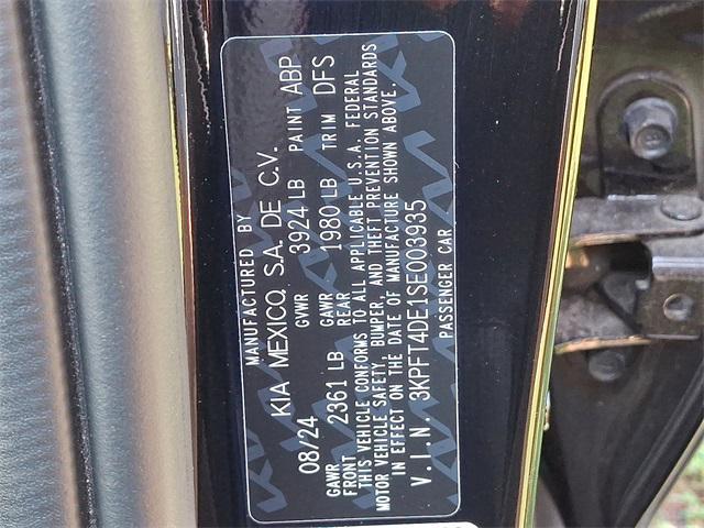 Photo of 2025 Aurora Black Pearl Kia K4