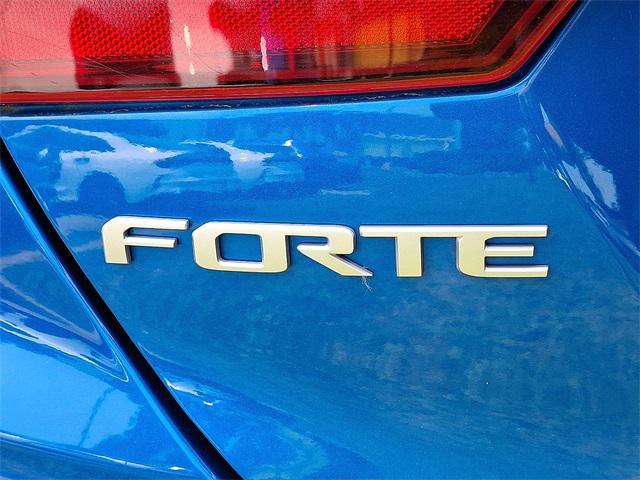 Photo of 2022 Sporty Blue Kia Forte