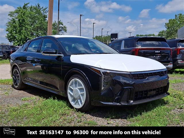 Photo of 2025 Aurora Black Kia K4
