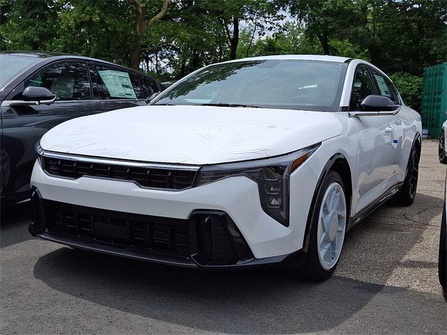 Photo of 2025 Snow White Pearl Kia K4