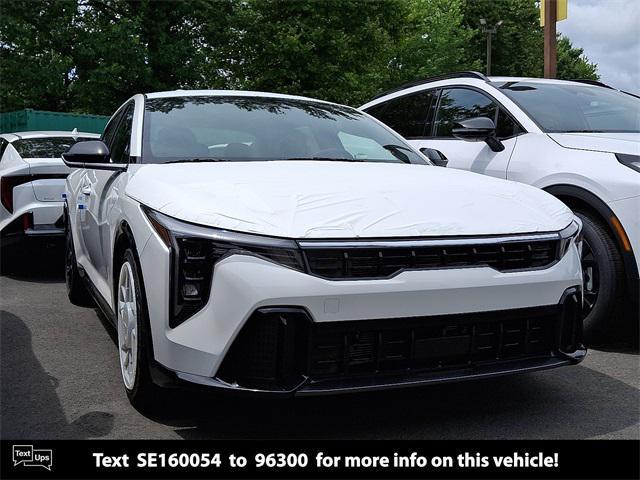 Photo of 2025 Snow White Pearl Kia K4