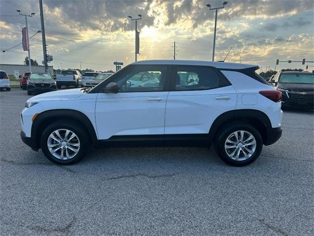 Photo of 2021 Summit White Chevrolet Trailblazer