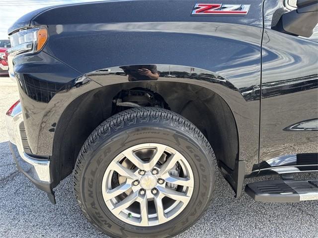 Photo of 2020 Black Chevrolet Silverado 1500