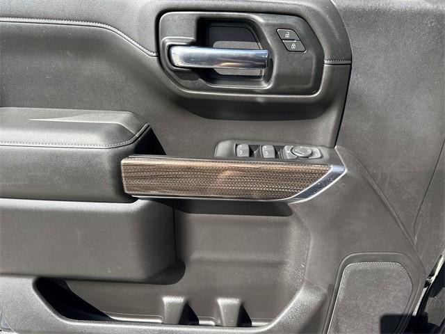 Photo of 2020 Black Chevrolet Silverado 1500