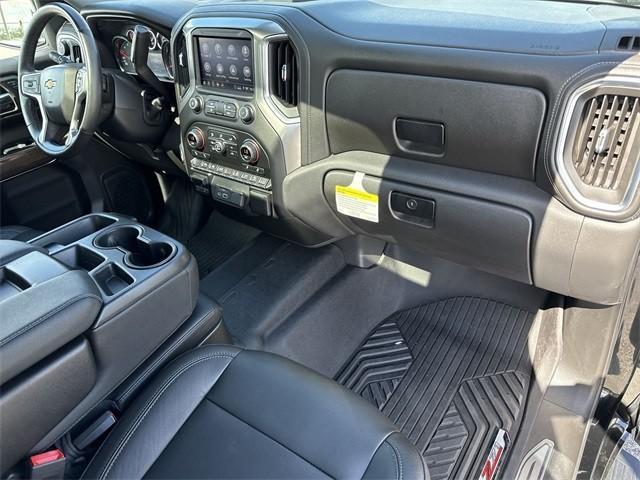 Photo of 2020 Black Chevrolet Silverado 1500