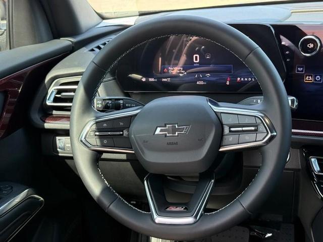 Photo of 2025 Mosaic Black Metallic Chevrolet Traverse