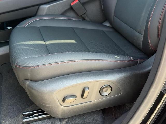 Photo of 2025 Mosaic Black Metallic Chevrolet Traverse
